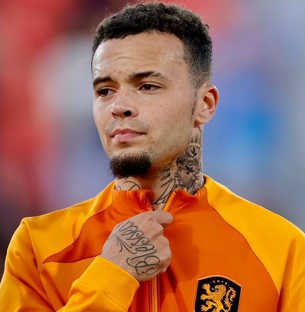 包含社区盾转会期再迎强敌；费耶诺德伤情更新；主帅态度——悬念犹存；控场能力受关注的词条