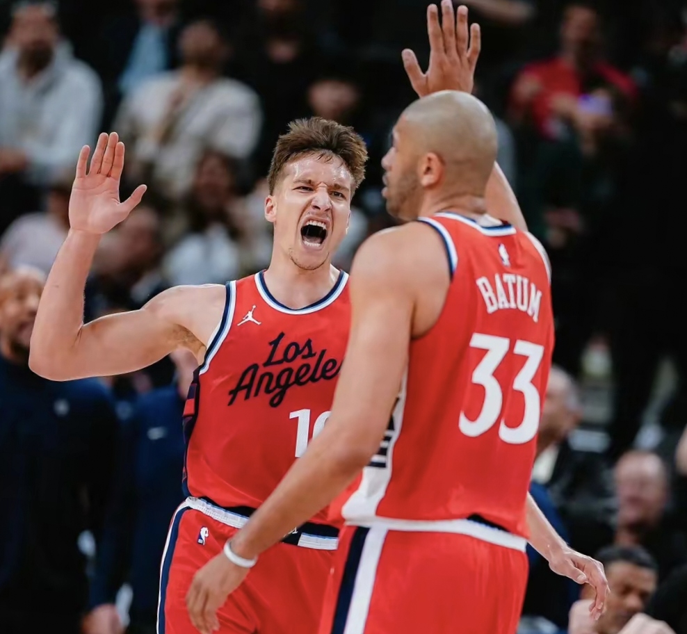 洛杉矶快船训练开放日，转会期绝杀压哨引欢呼，欧篮联在即，球队文化再被提及的简单介绍