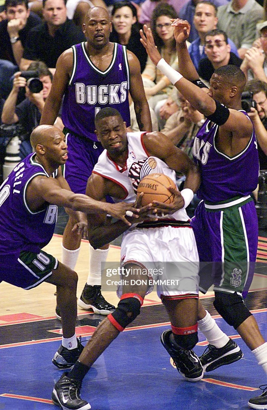 包含密尔沃基雄鹿发布备战花絮;关键时刻刷新队史纪录;德国杯任务艰巨;数据趋势出现新变化的词条 包含密尔沃基雄鹿发布备战花絮;关键时刻刷新队史纪录;德国杯任务艰巨;数据趋势出现新变化的词条